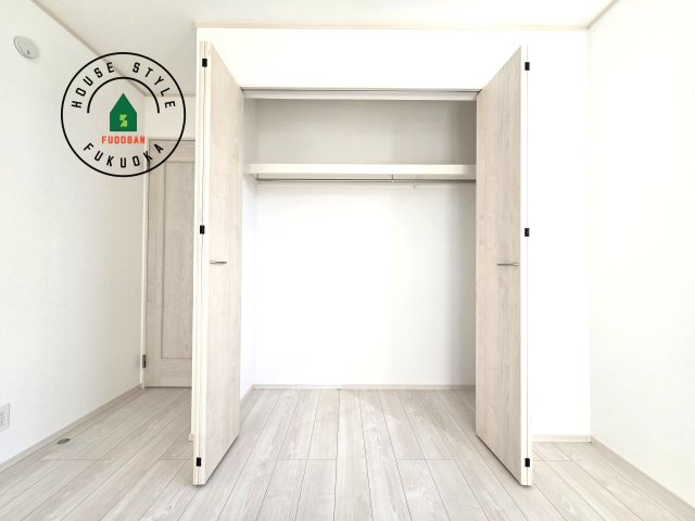 福岡市東区美和台5丁目第1-2棟(A号棟)の内観：施工例|収納には困りません。