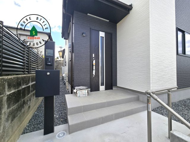 福岡市東区美和台5丁目第1-2棟(A号棟)の外観：施工例|おでかけの時も帰った時も、「我が家」を最初に感じでもらえる素敵な空間に。