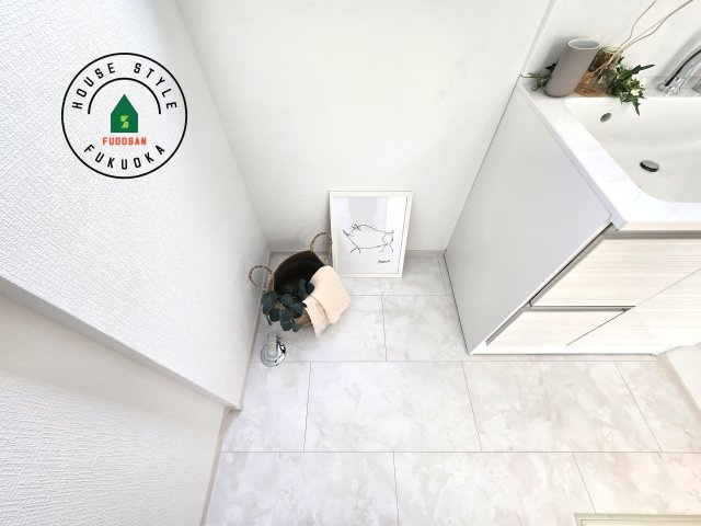 福岡市東区美和台5丁目第1-2棟(A号棟)の内観：施工例|ランドリースペースとなります。広々して有効的にご使用できます。 