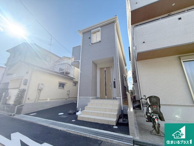 高槻市竹の内町　第4期　新築一戸建ての外観|お客様に長く安心して住んでいだだける事にこだわった家づくり！住んでからのアフターサービスにもしっかりと取り組んでいます！