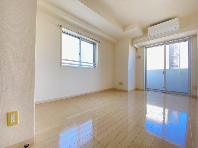 ウィルテラス千葉中央の居間・リビング|※反転・角部屋タイプ