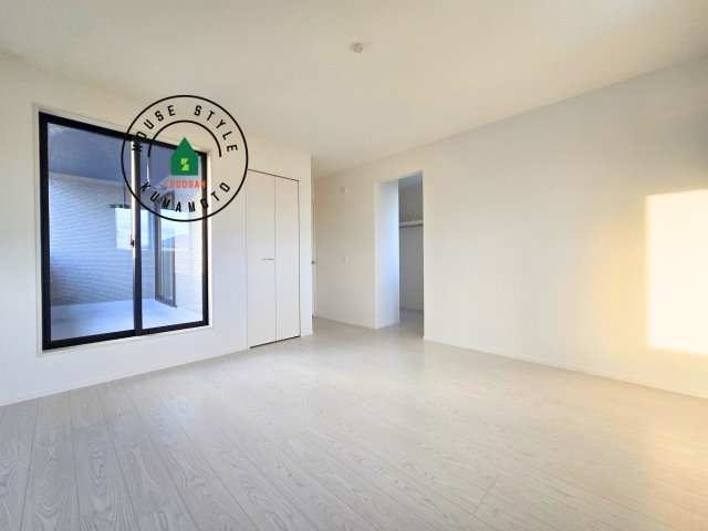 上益城郡嘉島町大字上仲間第1-2棟(2号棟)の内観：施工例|主寝室には収納力に優れたクローゼットがありますので、お部屋もすっきり片付きます。