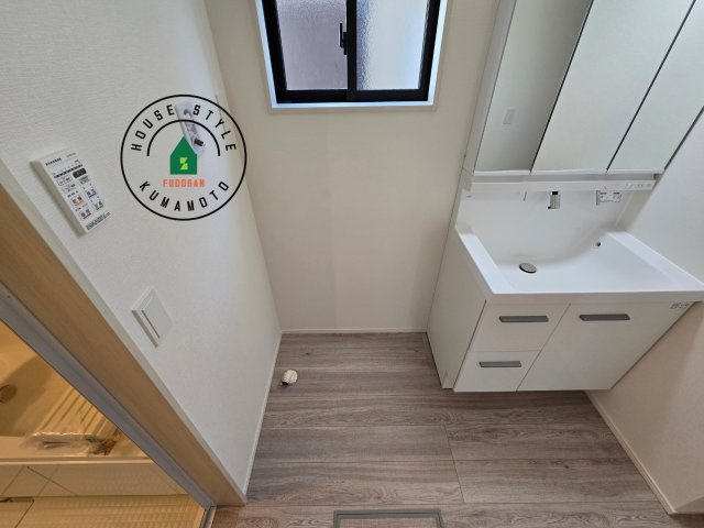 上益城郡嘉島町大字上仲間第1-2棟(2号棟)の内観：施工例|ランドリースペースとなります。広々して有効的にご使用できます。 