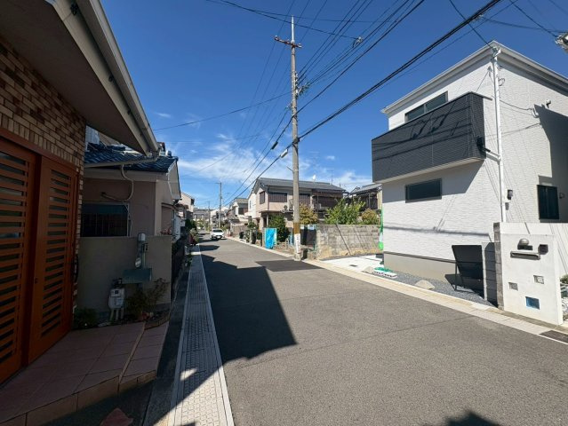 宇治市小倉町南浦71-66の前面道路含む現地写真