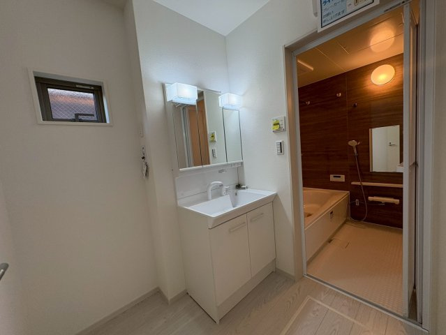 宇治市小倉町南浦71-66の独立洗面台