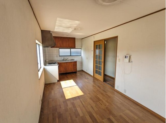 川島東代町の居間・リビング