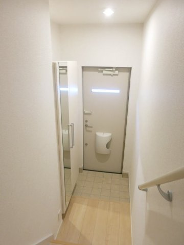 フラメゾン　　刈谷市近郊の賃貸はクラスホームの玄関|落ち着いた玄関です
