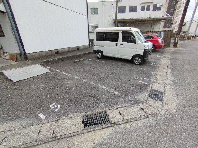 グランパス八帖Ａ・Bの駐車場