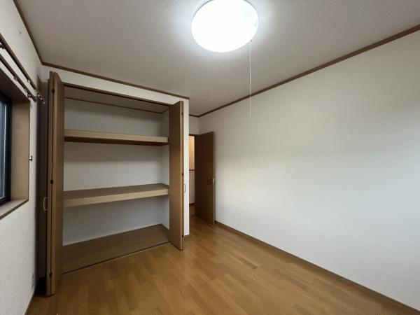 西条市大町326-14　中古住宅の収納