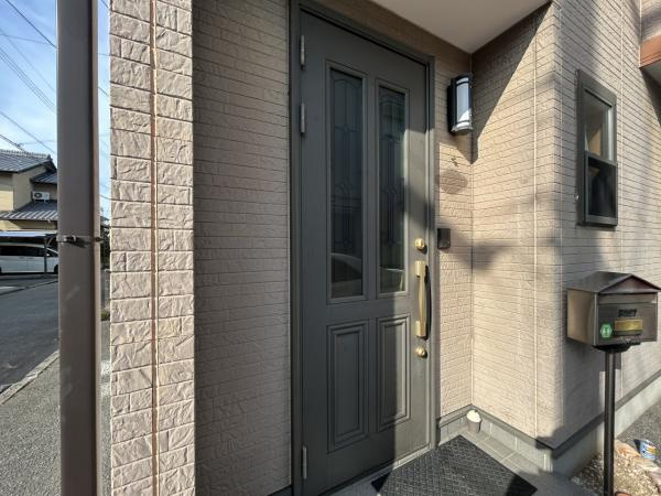 西条市大町326-14　中古住宅の玄関