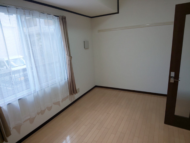 ハートヒルズ西大友の居間・リビング