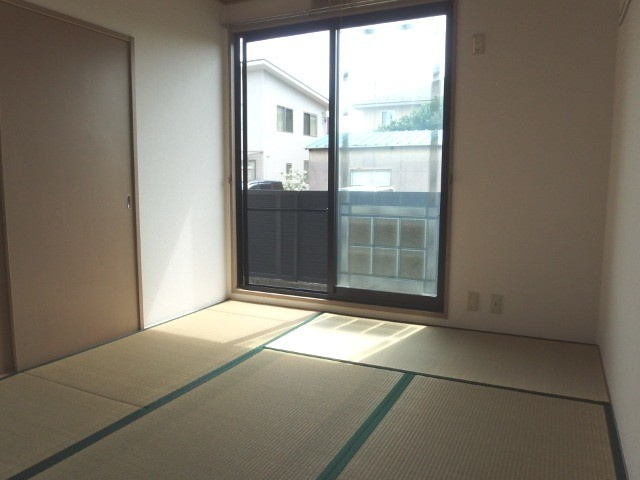 グランパス日名の和室