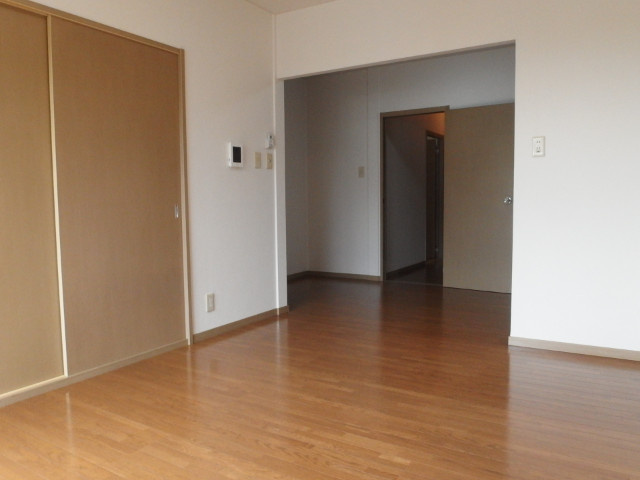 グランパス日名の居間・リビング