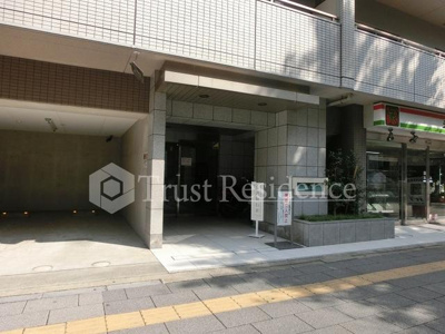 【エントランス】 | 日神デュオステージ御徒町 | エントランス前