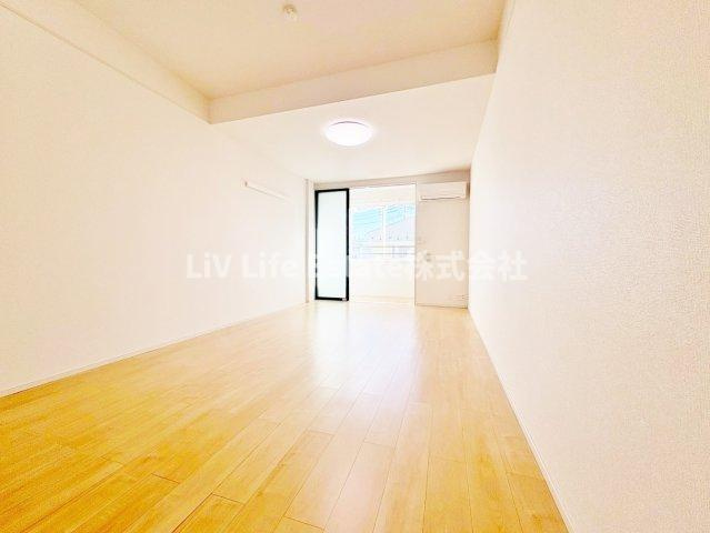 小平市学園東町３丁目のアパートの居間・リビング