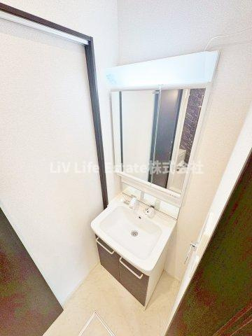 小平市学園東町３丁目のアパートの洗面所