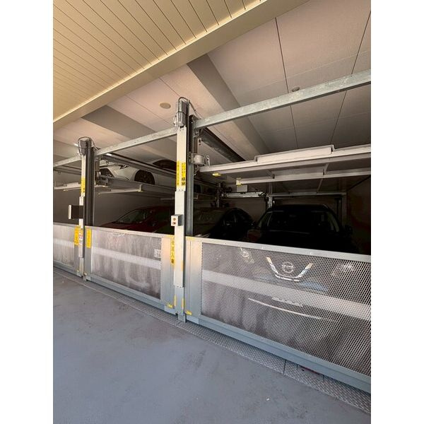 プレジオ九条の駐車場