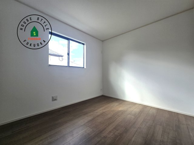 福岡市東区美和台5丁目第1-2棟(B号棟)の内観：施工例|柔らかい陽光が差し込む明るいお部屋を演出する設計。彩光の取れる窓が気持ちの良いお部屋を創り上げます。