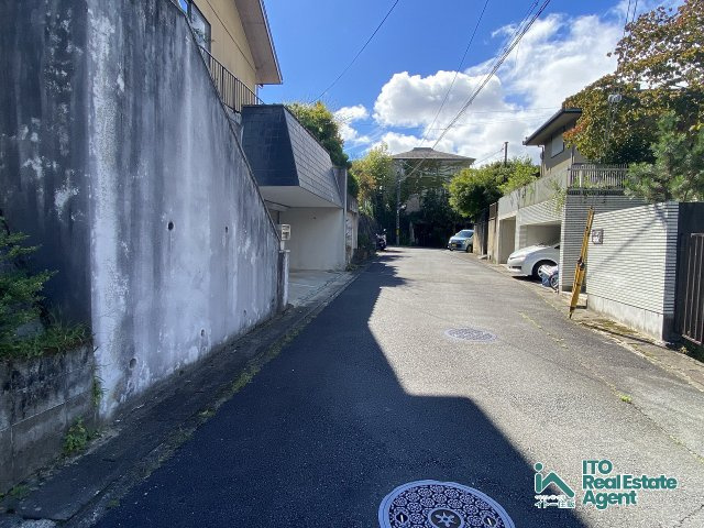 岩倉長谷町 中古戸建の前面道路含む現地写真
