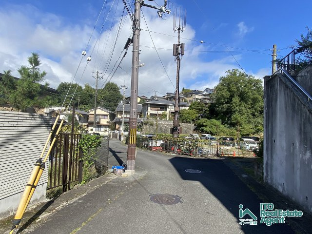 岩倉長谷町 中古戸建の前面道路含む現地写真