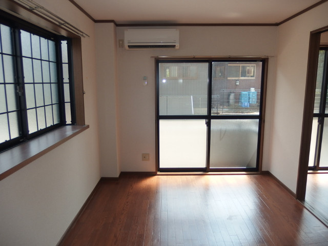 ハイステージ城山の洋室