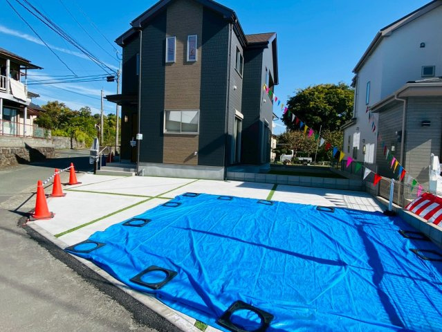 ハートフルタウン／北区龍田弓削１丁目／１号棟の前面道路含む現地写真