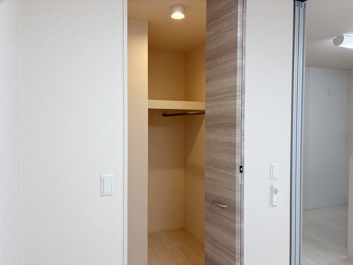 アンソレイエⅢの収納|ウオークインクローゼット