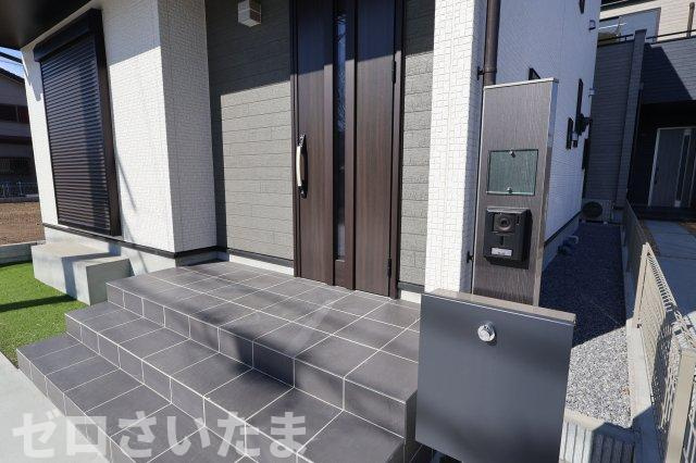 《仲介手数料無料》北区吉野町２丁目217-10新築一戸建てハートフルタウンの玄関