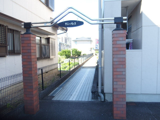 サニーパレス北野Ｃのエントランス