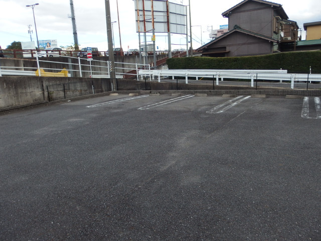 サニーパレス北野Ｃの駐車場