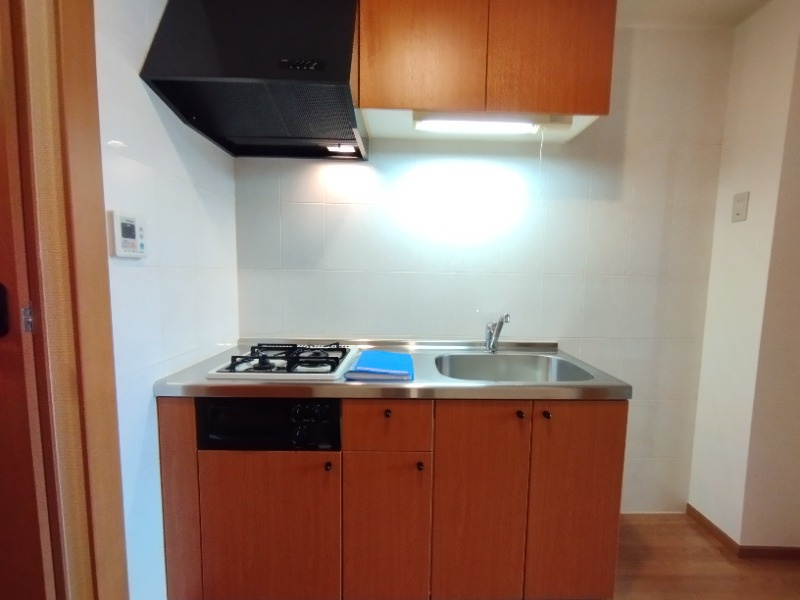 メゾン六名パークのキッチン