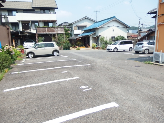 サンシティ栄Ａの駐車場