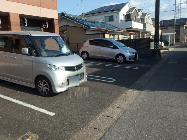 ブルーサンズ１号館の駐車場