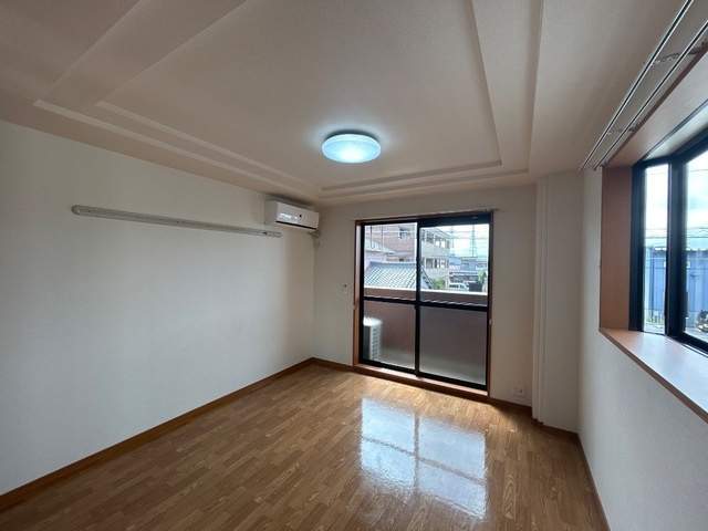 ブルーサンズ１号館の居間・リビング