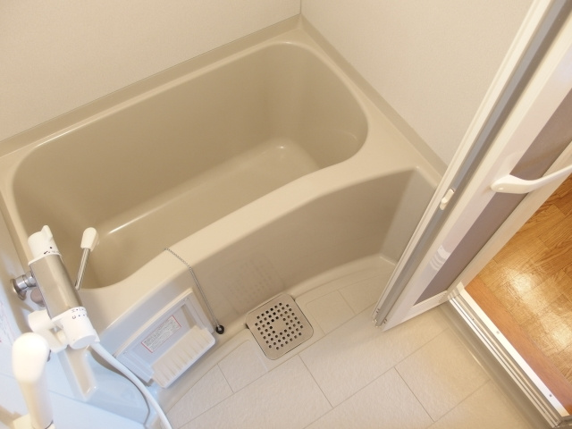 ブルーサンズ１号館の浴室