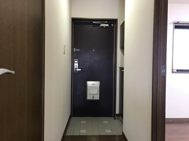 サンタプレイス岡崎の玄関