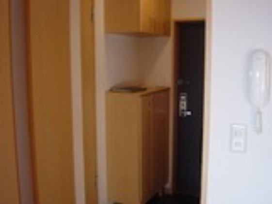 グランチェスタＡの玄関