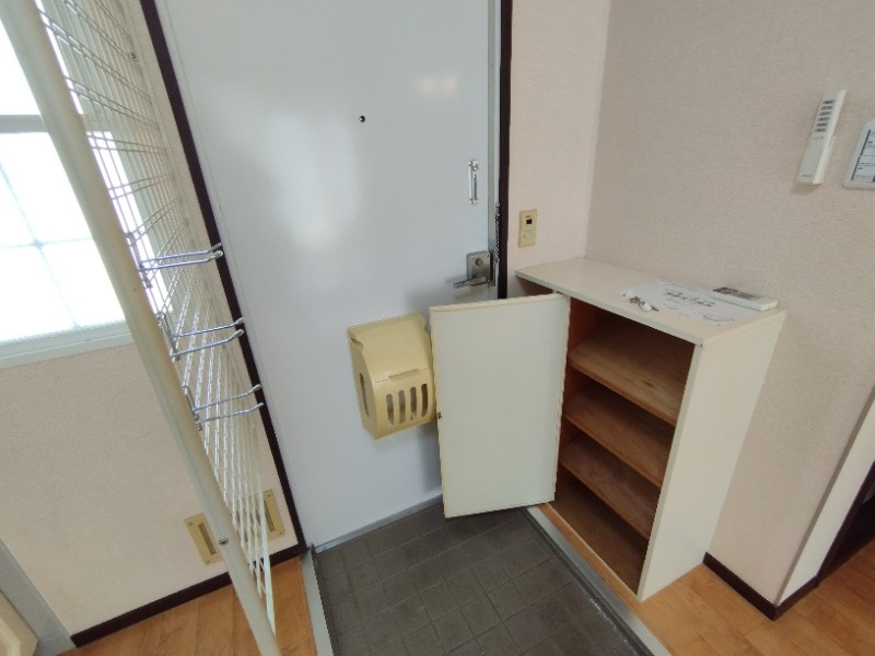 メゾン宝佳の玄関