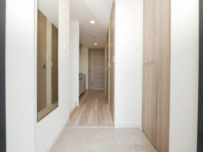 【玄関】 | プレサンス THE TENNOJI 逢阪トゥルー | 明るい玄関です