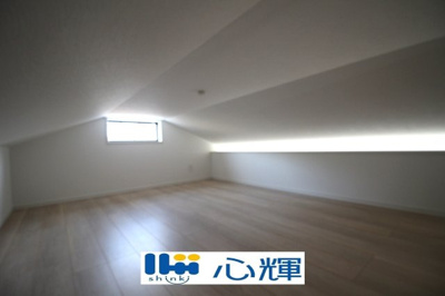 【洋室】 | クレイドルガーデン宇部市際波第６ ２期（１号棟） | 広々6帖のロフトは、多目的に活用出来ます。
