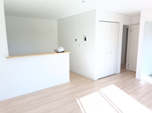 筑西市井上　第1　2号棟の居間・リビング|使いやすい居間です