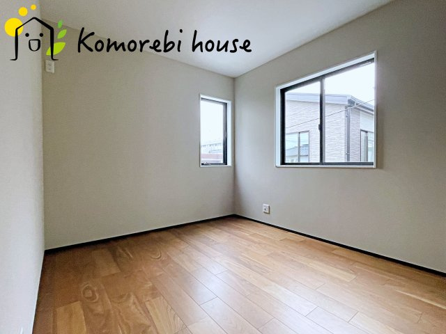 大宮堀の内３丁目　新築一戸建て　ヒルズ　Cの子供部屋|自然光が心地よく入る子ども部屋は、学習・遊び・睡眠をしっかり支える快適環境。シンプル設計でレイアウトも変えやすく、成長に合わせて長く使える利便性の高い一室です。