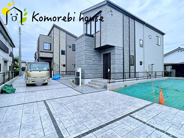 大宮堀の内３丁目　新築一戸建て　ヒルズ　Cの前面道路含む現地写真|分譲地内の交通量少なめの道路沿い。小さなお子さまのいるご家庭も安心して暮らせる、穏やかな住環境です。