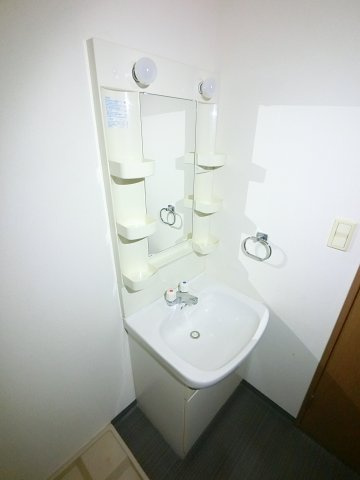 オーキッドレジデンス千葉中央の独立洗面台