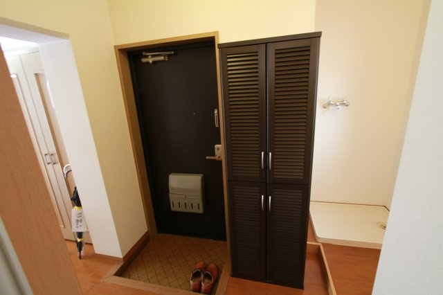メゾン29　フルリノベーション済　南東角部屋　ネット0の玄関