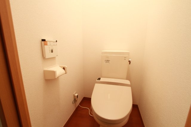 メゾン29　フルリノベーション済　南東角部屋　ネット0のトイレ