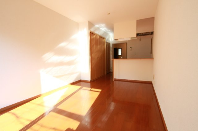 メゾン29　フルリノベーション済　南東角部屋　ネット0の居間・リビング