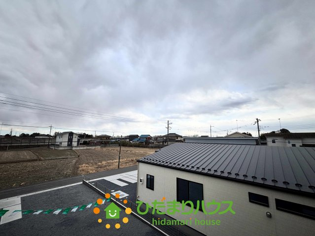 ワイウッドコート加須市多門寺第11期　新築一戸建て　02の展望|バルコニーからは、視界を遮るもののない開放的な景色が広がります！広い空を眺めながら、穏やかな暮らしを実感できる贅沢なロケーション。夜には星空を眺めるなど、時間ごとに変わる表情を楽しめるのも魅力です♪
