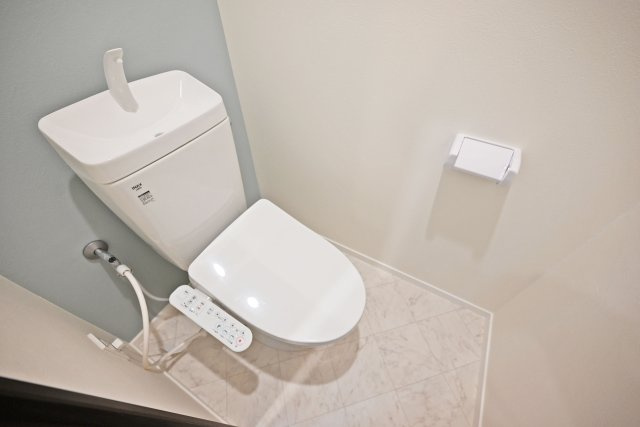 GSハイム第弐江坂のトイレ|温水洗浄便座付きで快適にご利用いただけます。