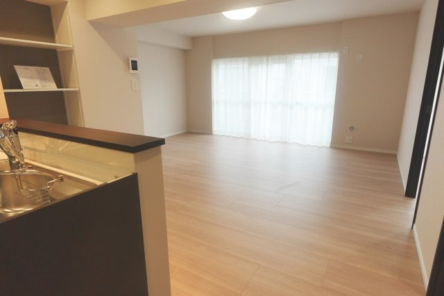 綾瀬ファイナンスの居間・リビング